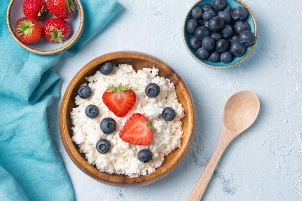 bowl of cottage cheese with berries